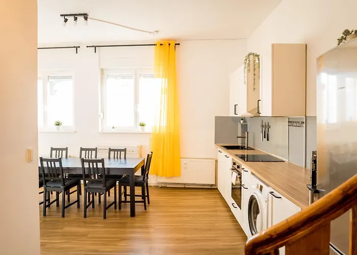 Three Bedroom Plus Big Kitchen Plus Selfcheckin Plus Street Parking